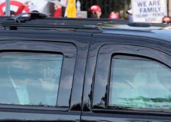 Trump y su ‘desfile covid’ causan indignación en EU