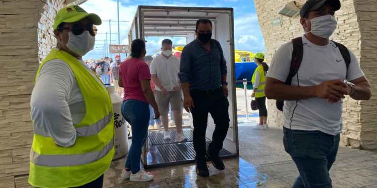 Exhortan a isleños a no relajar las medidas de sana distancia e higiene para evitar rebrote de Covid-19