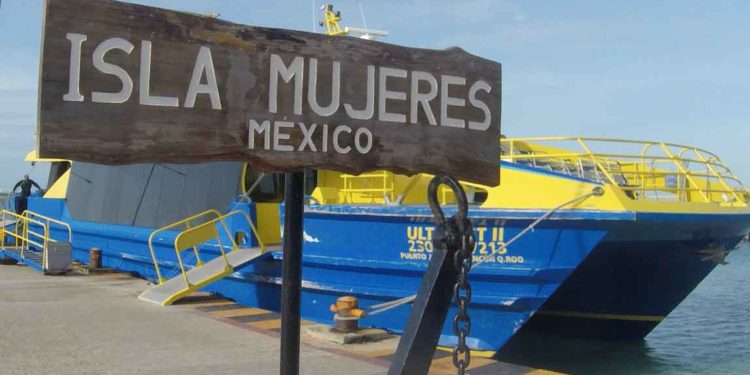 Suspendidos los cruces hacia Isla Mujeres