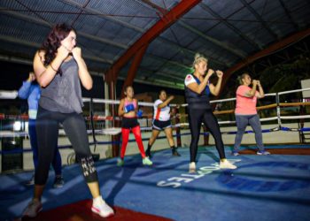 Exitosa respuesta a convocatoria de clases de kick boxing en Isla Mujeres