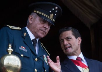 Detienen en EU al general Salvador Cienfuegos, ex secretario de Defensa de Peña Nieto