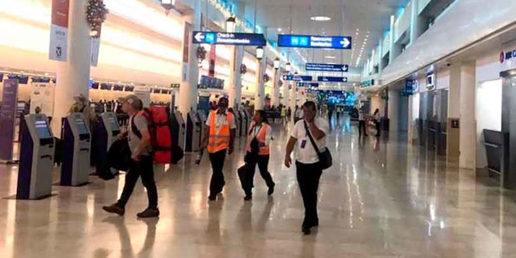 Opera con normalidad el Aeropuerto Internacional de Cancún