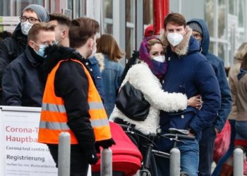 COVID-19 se difunde por toda Europa y alcanza cifras de contagios en Rusia y República Checa