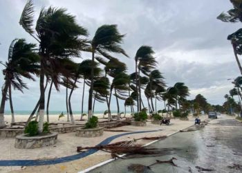 Saldo blanco en Isla Mujeres tras el paso del huracán Zeta