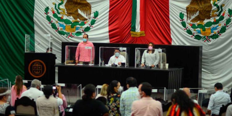 Diputados del PT insisten en la controversia constitucional por haber desaparecido la Oficialía Mayor