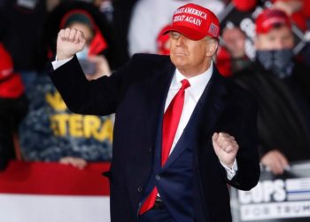 Trump llama ‘idiotas’ a panel de expertos contra el COVID-19