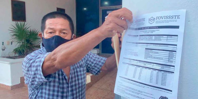 Atienden al ex policía que ayer exigía el pago de cuatro meses de sueldo atrasados