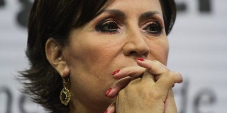 Rosario Robles acusa a la FGR de tenerla de rehén