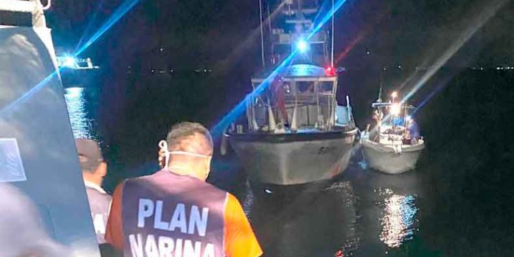 Rescatan a cuatro personas a nueve millas náuticas de Isla Mujeres