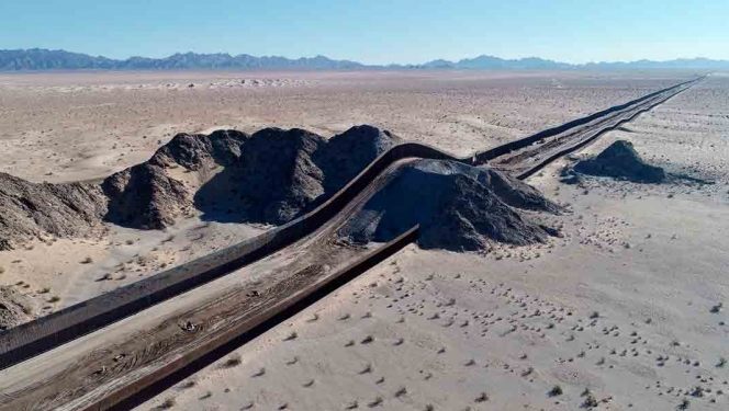 Piden a Biden detener muro de Trump en primer día de mandato