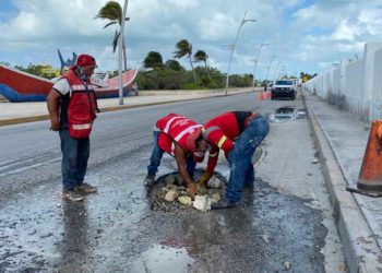 Avanzan trabajos de bacheo en Isla Mujeres
