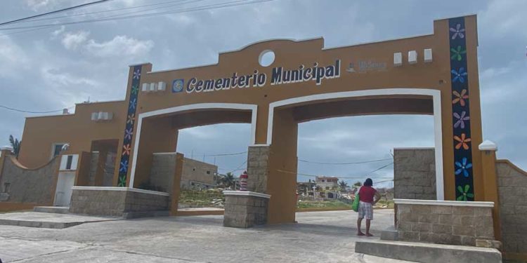 Cementerios en Isla Mujeres permanecerán cerrados hasta mañana