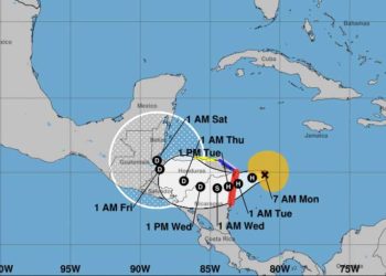 ETA ya es huracán y avanza hacia Centroamérica