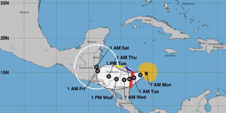 ETA ya es huracán y avanza hacia Centroamérica