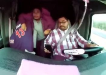 VIDEO: Trailero escapa de ataque a balazos de asaltantes