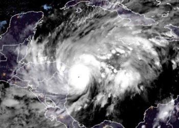 ETA, huracán categoría cuatro entrará por Nicaragua esta noche