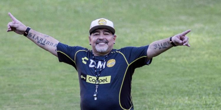 ‘La mano de Dios’… Diego Armando Maradona, la controvertida vida del astro argentino
