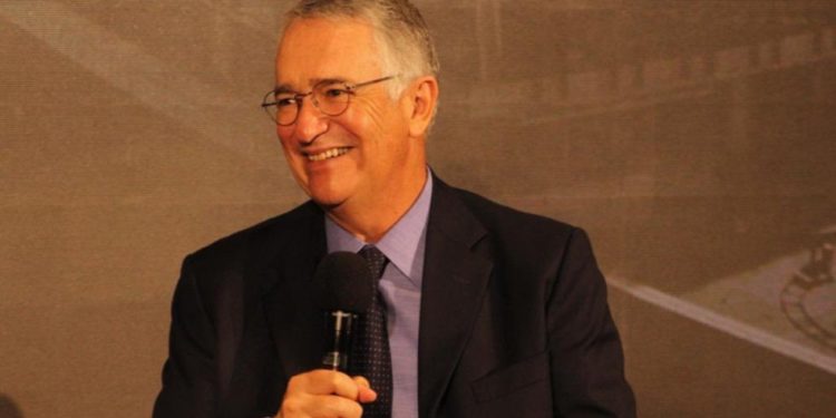 Salinas Pliego, dueño de Elektra, se burla de Best Buy