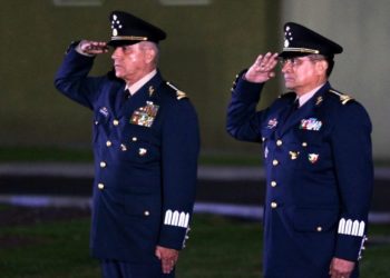 Luis Cresencio Sandoval protegió a Cienfuegos en su llegada a México: despidieron a trabajadores que ‘lo importunaron’