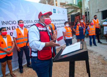 Encabeza Juan Carrillo el banderazo de pavimentación en la «Guadalupana»