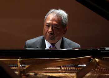 Familia de Armando Manzanero dice que mejora su salud y desmienten su muerte