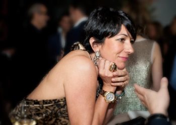 Maxwell pide la libertad bajo fianza a cambio de 28,5 millones de dólares