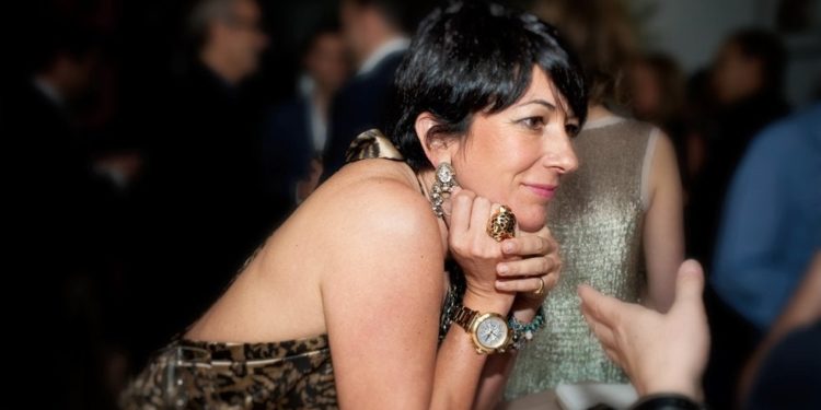 Maxwell pide la libertad bajo fianza a cambio de 28,5 millones de dólares