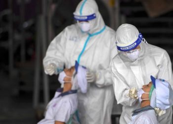 China implementa examen rectal para detectar covid