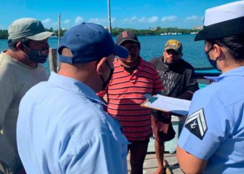 Rescatan sanos y salvos a buzos de Cozumel