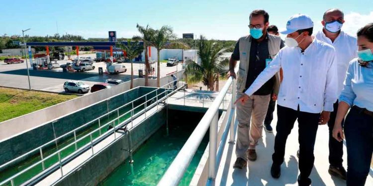 Inaugura Carlos Joaquín moderna planta de tratamiento de aguas residuales en Akumal