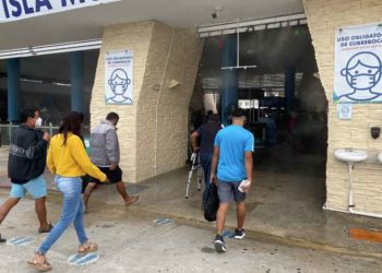 La ampliación del túnel sanitizante agiliza el movimiento de pasajeros en Isla Mujeres