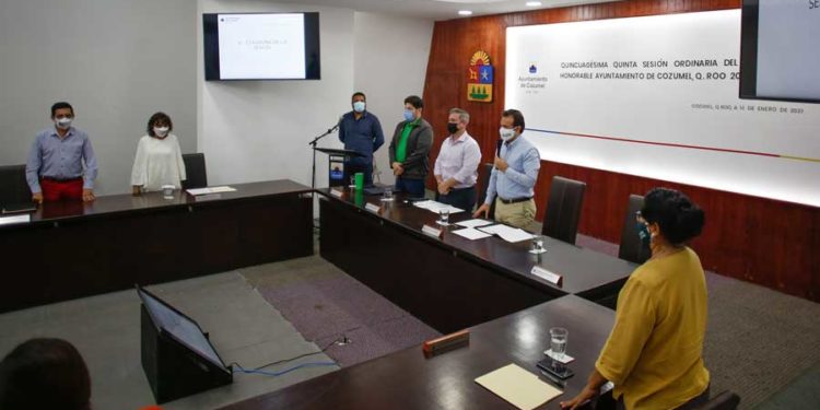 Cumple Pedro Joaquín con apoyos y estímulos fiscales para los Cozumeleños