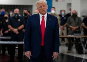 Defensa de Trump pide rechazar acusación por ser venganza política