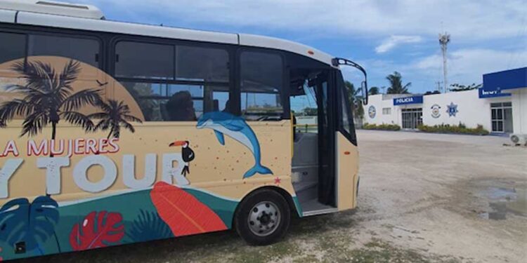 IsleñosBus tendrá que pagar multa por intentar ofrecer servicio ajeno a su concesión