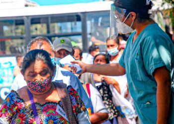 Jornada de vacunación contra el Covid-19 atendió abuelitos de Rancho Viejo y Francisco May