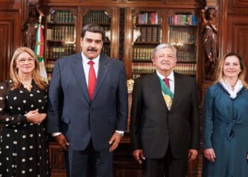 Maduro propone a AMLO que petrolera venezolana abastezca de gas a México