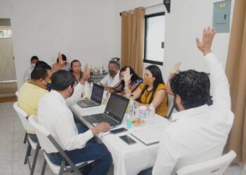 Víctor Mas y Sofía Alcocer, candidatos en Tulum y José María Morelos por el PRD