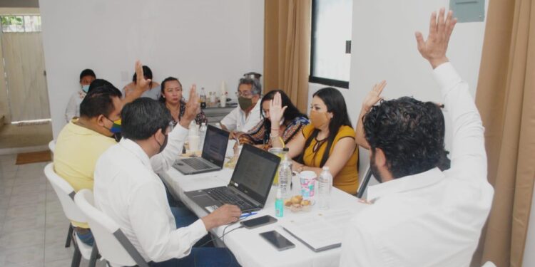 Víctor Mas y Sofía Alcocer, candidatos en Tulum y José María Morelos por el PRD