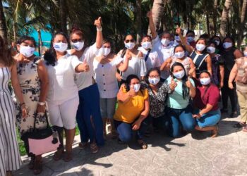 Fishman se reúne con Mujeres Taxistas de Isla Mujeres