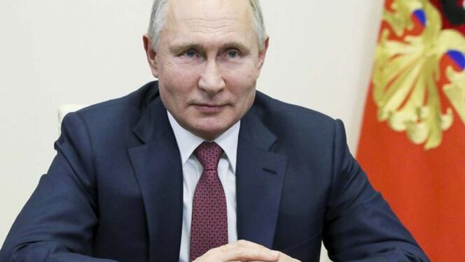 Putin se burla de Biden y promete defender los intereses de Rusia