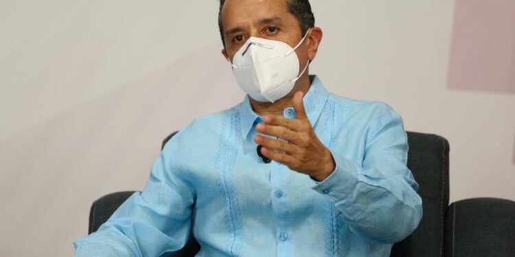 El franco descenso de contagios por Covid-19 nos obliga a fortalecer los hábitos: Carlos Joaquín