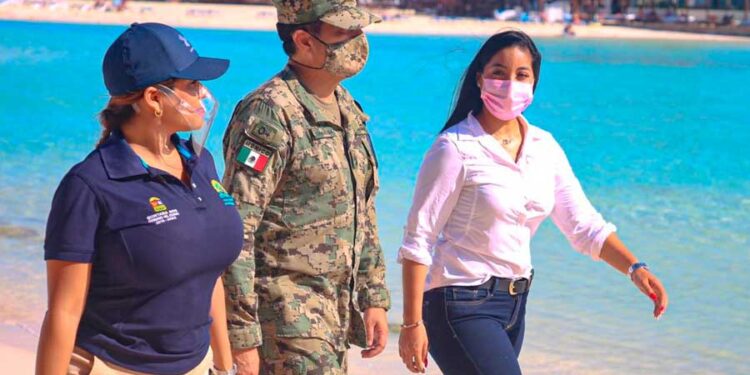 Autoridades de los tres niveles de gobierno recorren las playas de Isla Mujeres