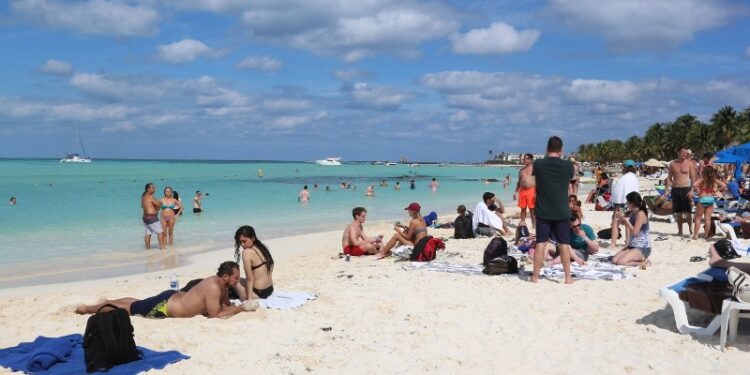 Crecen dudas sobre el nuevo impuesto a turistas