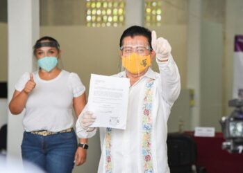 Jesús Pool Moo se registra como candidato del PRD a la presidencia municipal del Benito Juárez