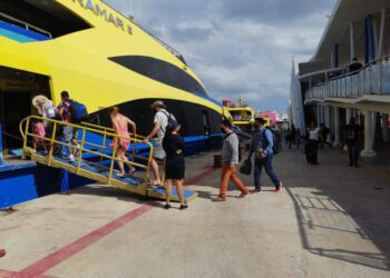 Un total de 826 mil 769 pasajeros se movieron en el primer bimestre de este año en las rutas Puerto Juárez-Isla Mujeres y Playa del Carmen-Cozumel.