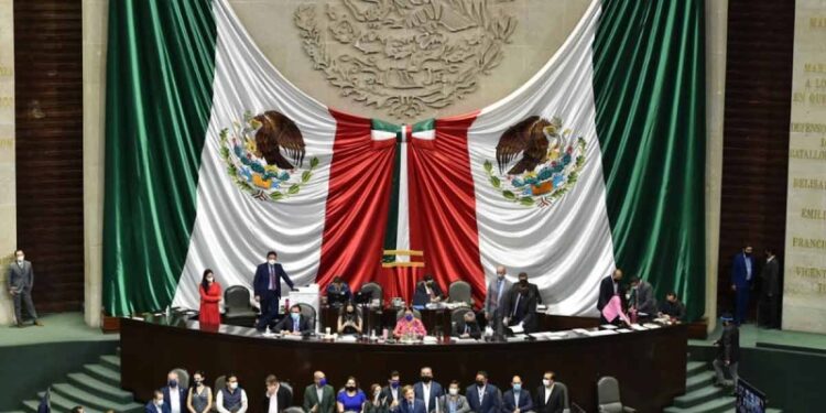 Realizan juicio de desafuero de García Cabeza de Vaca