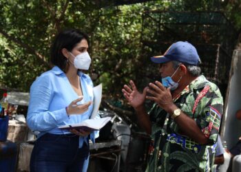 Estefanía Mercado propone una tarifa más económica en el transporte marítimo y ambulancia aérea para las islas