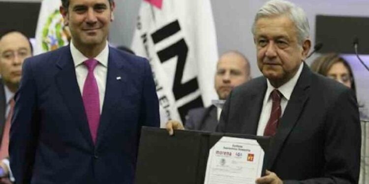 «No hemos sido notificados» del apercibimiento, dice AMLO; INE desmiente al presidente