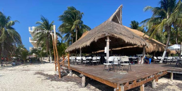 Negocios tendrán que contratar más salvavidas: Protección Civil