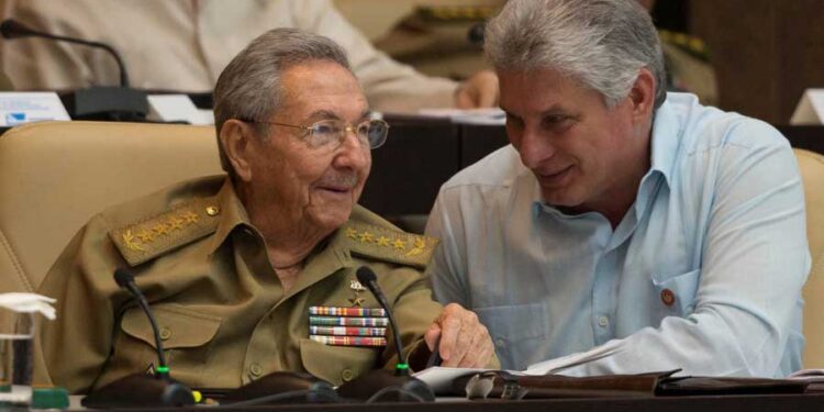 Cuba se queda sin un castro por primera vez en 60 años, Raúl Castro renuncia al Partido Comunista